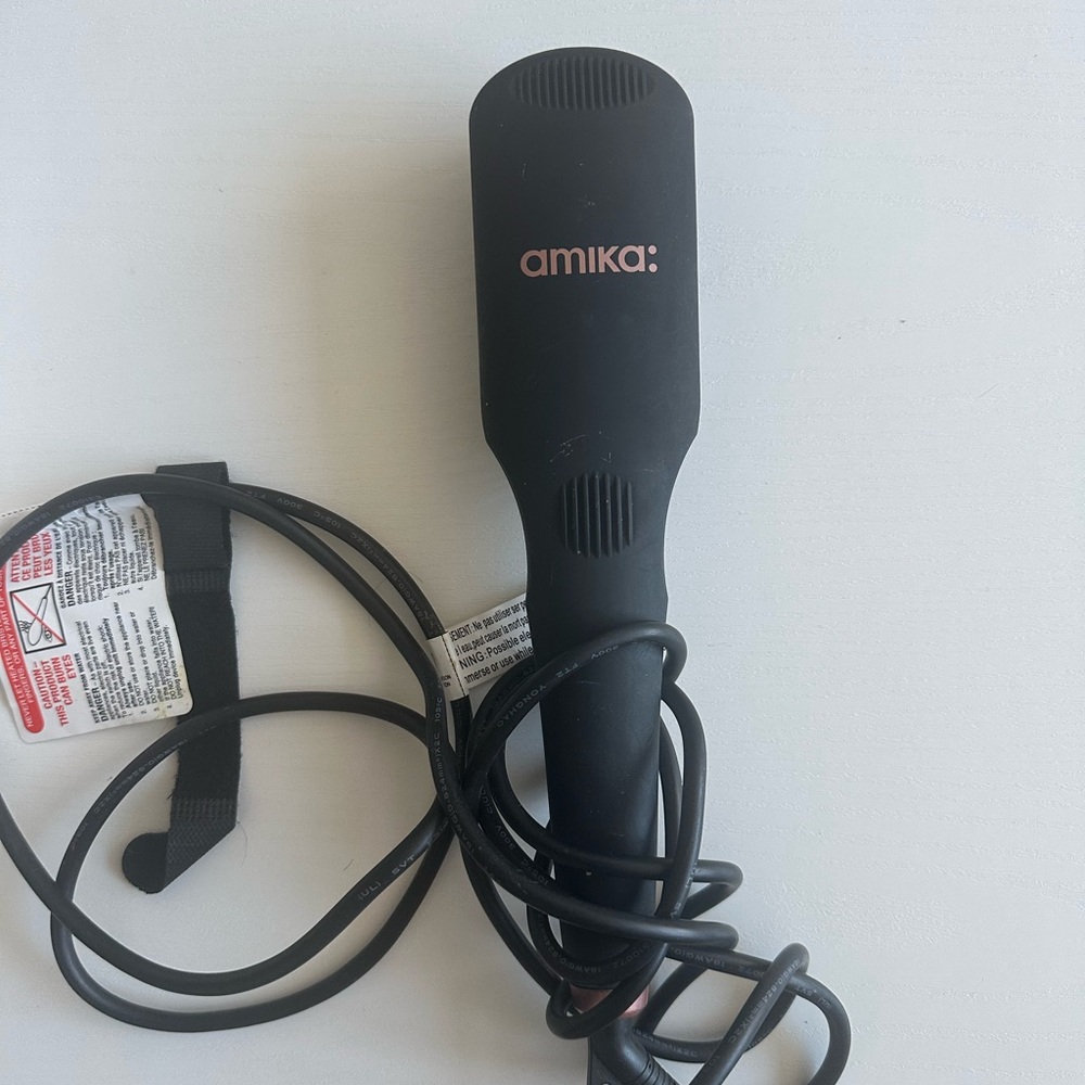 amika Black and Pink Flat Brush Hair Tool